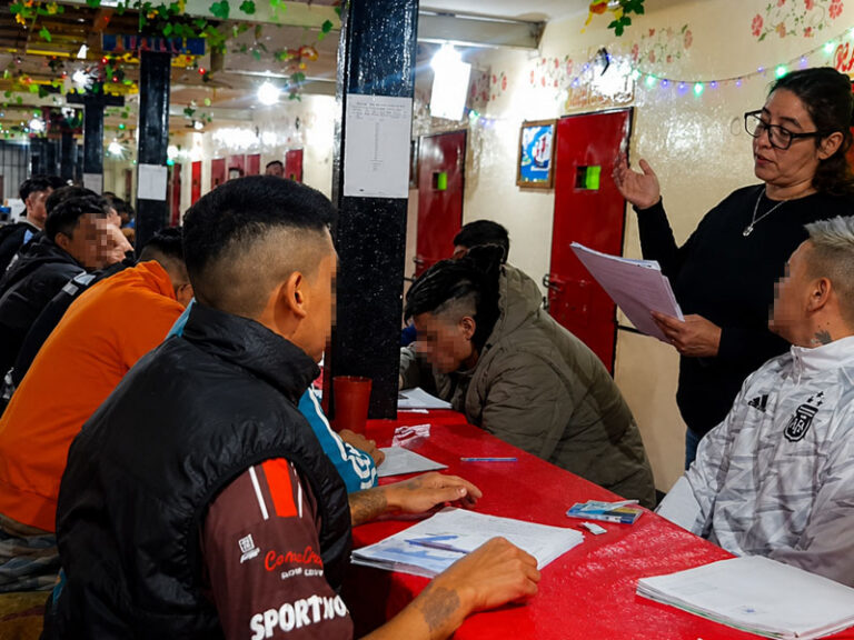 Taller literario y actividades de reciclado en la Unidad 5