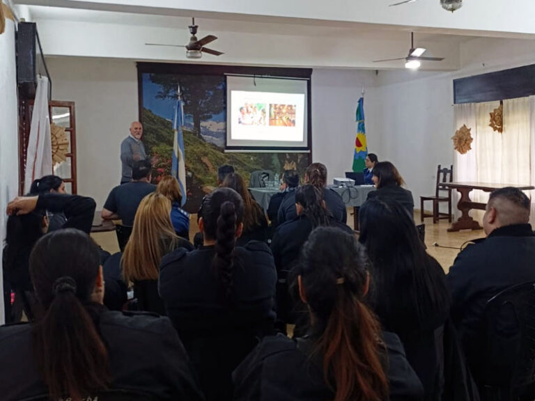 Capacitación en oratoria para el personal del Complejo Norte