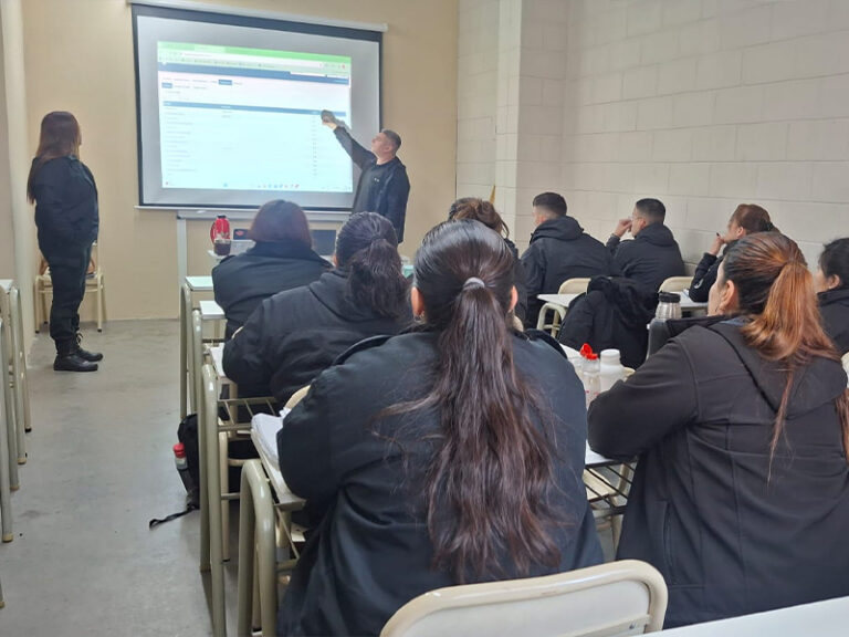 Capacitación sobre Plataformas Digitales para Agentes Penitenciarios