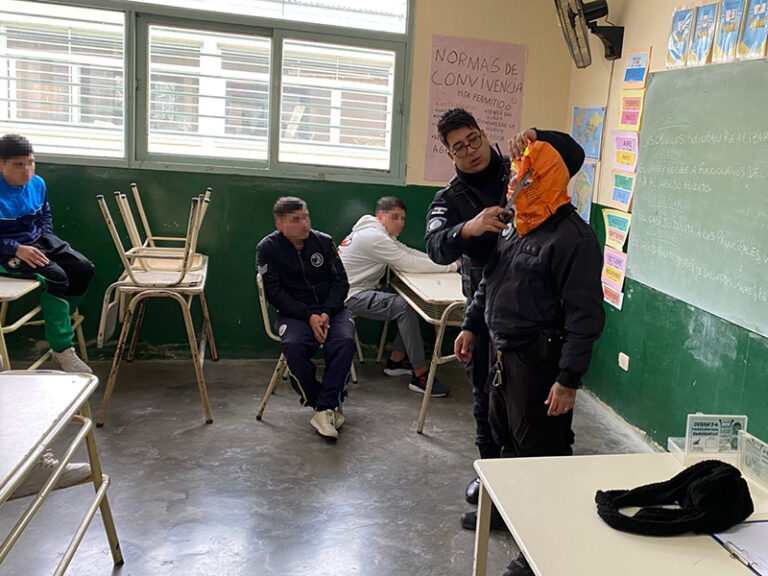 Seguridad y prevención: taller de evacuación y primeros auxilios en la Unidad 54