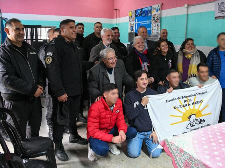 Nueva entrega de computadoras restauradas en una cárcel de Florencio Varela para cinco escuelas