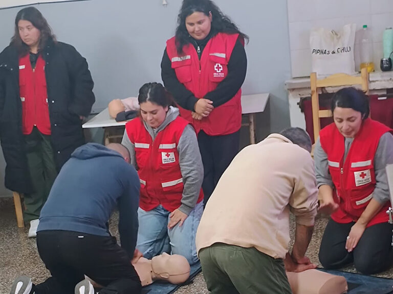 Capacitación en RCP y primeros auxilios, herramientas de prevención y cuidado en la Unidad 7