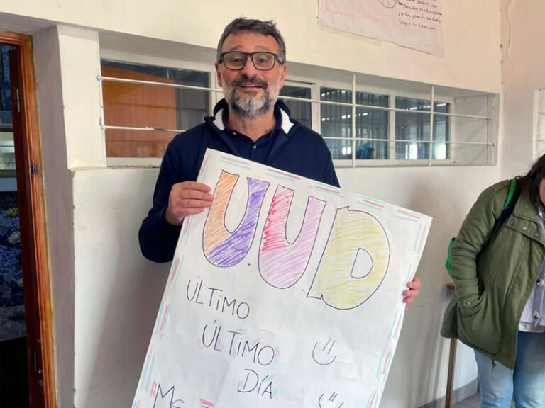 Unidad 13: Emotiva despedida al director de la Escuela «Xul Solar»