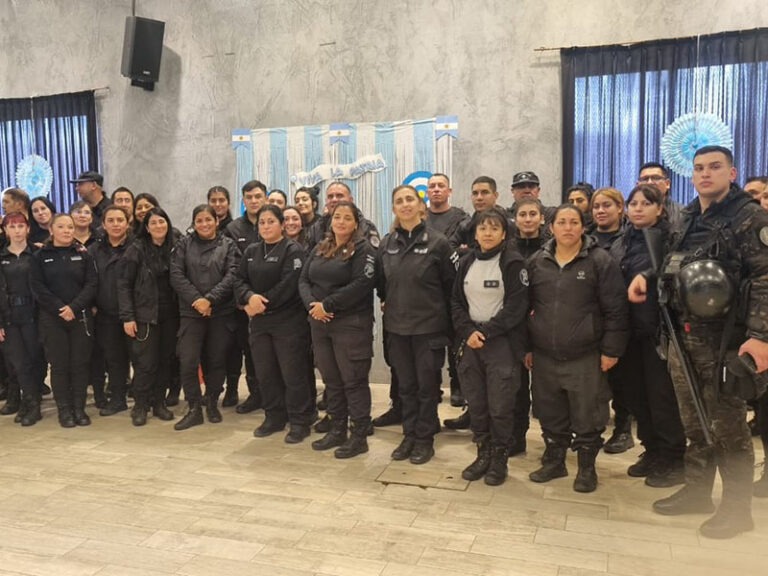 Conmemoración patria y fortalecimiento de los lazos institucionales en la Unidad 54
