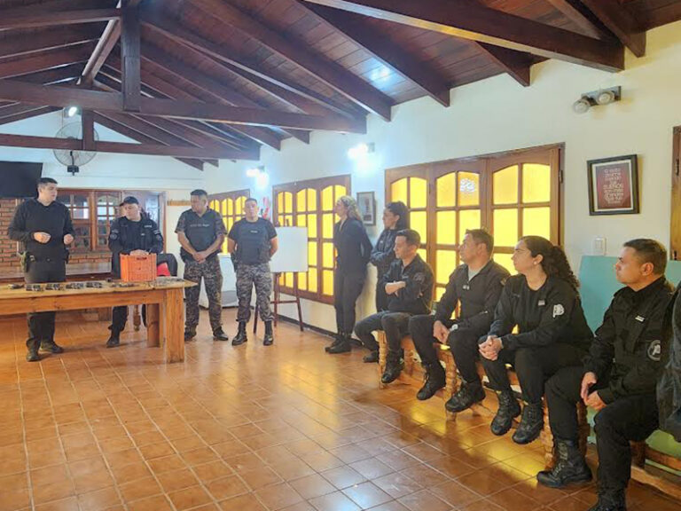 Jornada formativa para el personal de seguridad en la Unidad 9