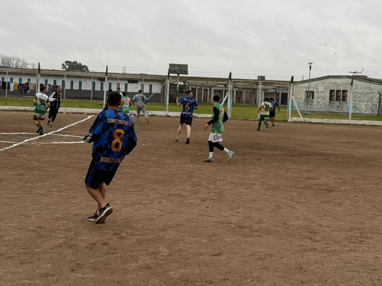 Jornada de fútbol e integración en la Unidad 23 de Florencio Varela