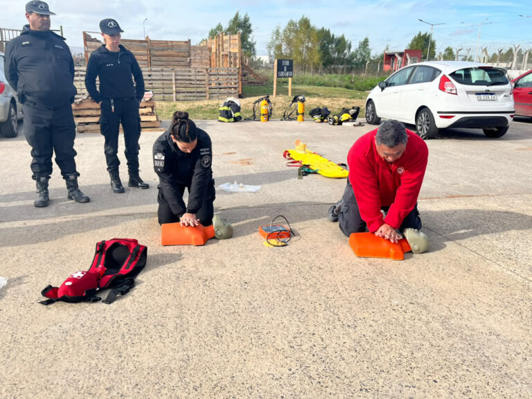 Capacitación en RCP, emergencias y primeros auxilios en la Unidad 46 San Martín