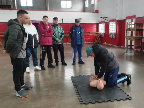 Finalizó el curso de RCP y primeros auxilios en la Unidad 38