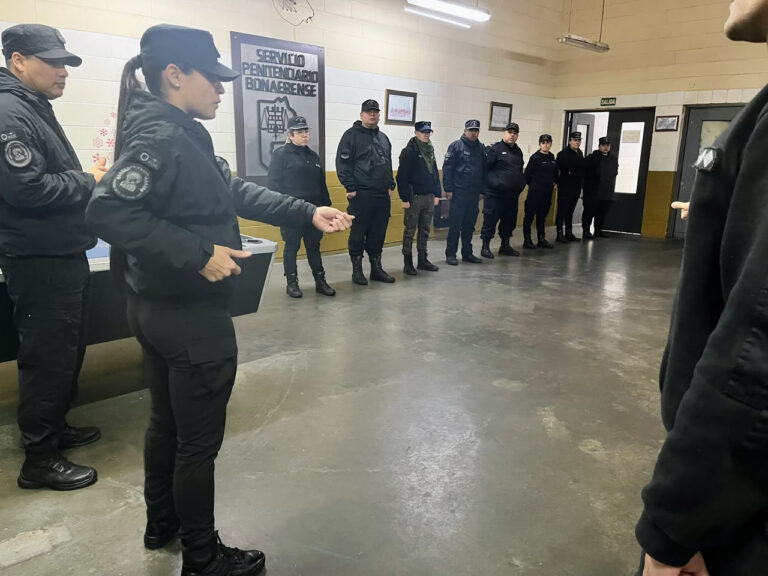 Capacitación sobre nociones básicas de Protocolo y Ceremonial en el Complejo Penitenciario San Martín