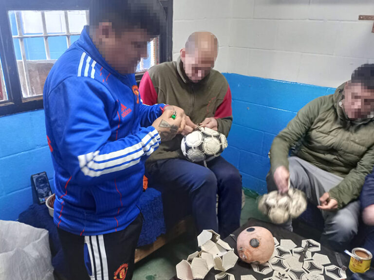 Capacitación laboral: comenzó el Curso de Talabartería en la Unidad 31 de Florencio Varela