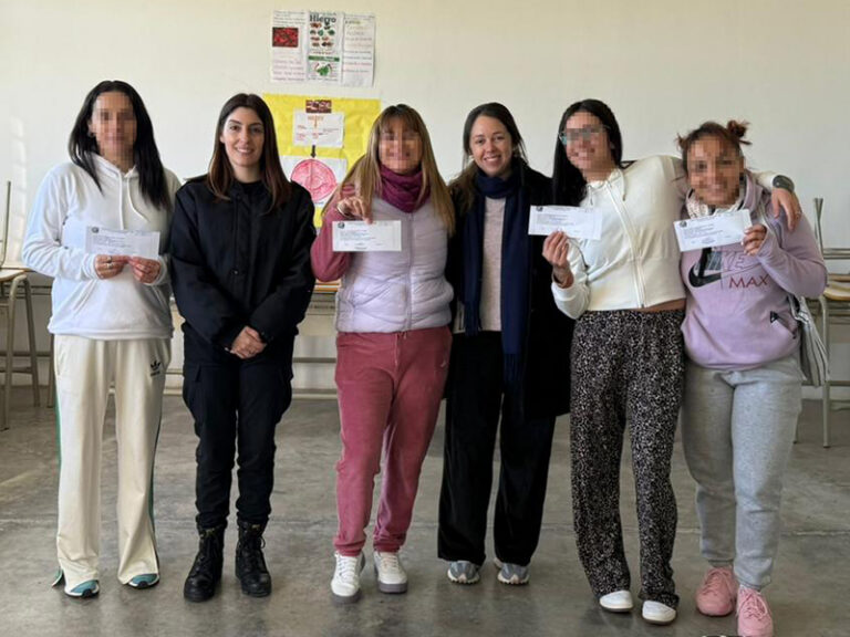 Unidad 52 Azul: 20 internas finalizaron un curso de formación profesional