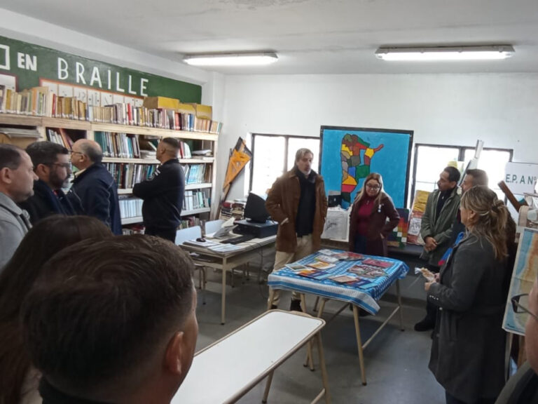 Docentes y alumnos nombran “Eva Duarte” a la biblioteca de las escuelas de la Unidad 59