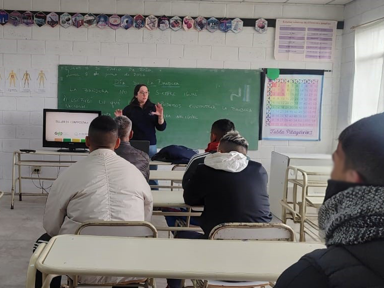 Jornada de capacitación en reciclaje y residuos en la Unidad 27