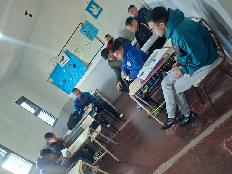 Comenzó un taller de sistema Braille para internos de la Unidad 23
