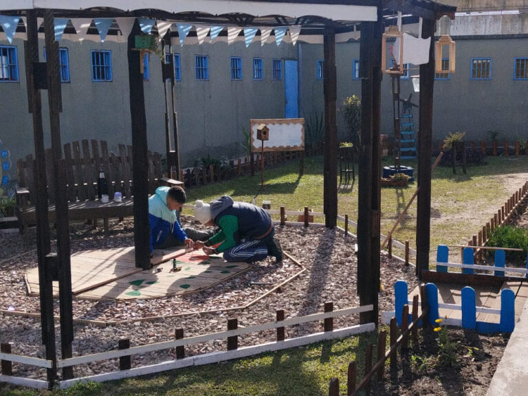 Inauguraron un taller de trabajo artesanal en madera en la Unidad 23 de Florencio Varela