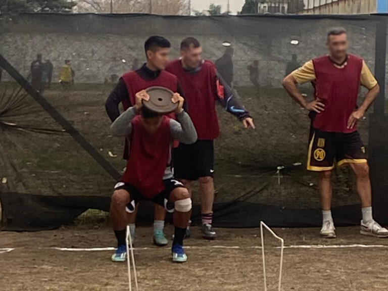 La selección de fútbol de la Unidad 9 realizó un entrenamiento funcional de alta intensidad