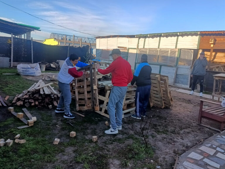 La Unidad 23 comenzó las clases de Carpintería orientadas a la formación laboral