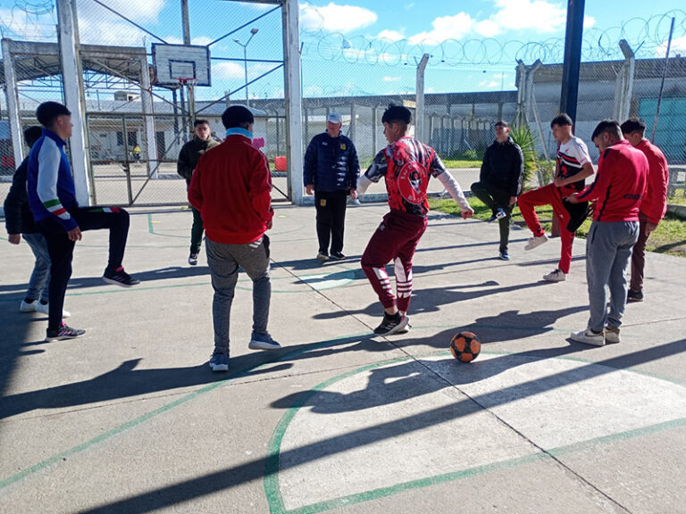 Impulsan la práctica de “Fútbol de Calle” como herramienta socioeducativa en la Unidad 54