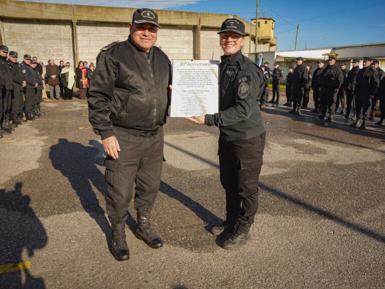 La Alcaidía Penitenciaria de Batán celebró su 20° aniversario con reconocimientos y el descubrimiento de una placa