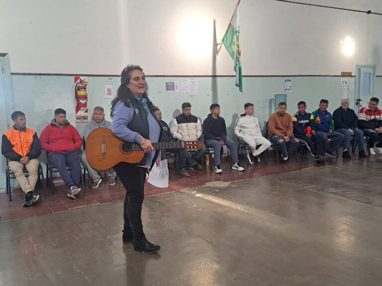 Realizaron un taller de debate TED para personas privadas de la libertad en la Unidad 4