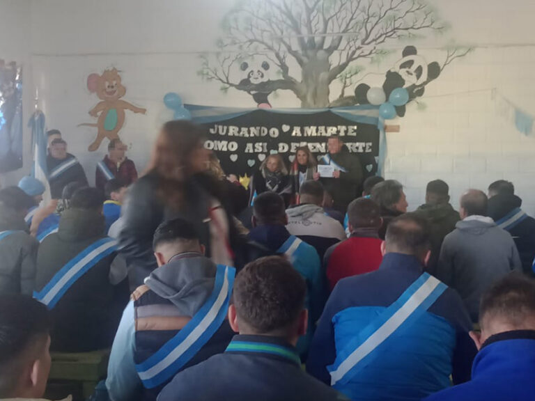 La escuela primaria de la Unidad 23 realizó el tradicional Juramento a la Bandera