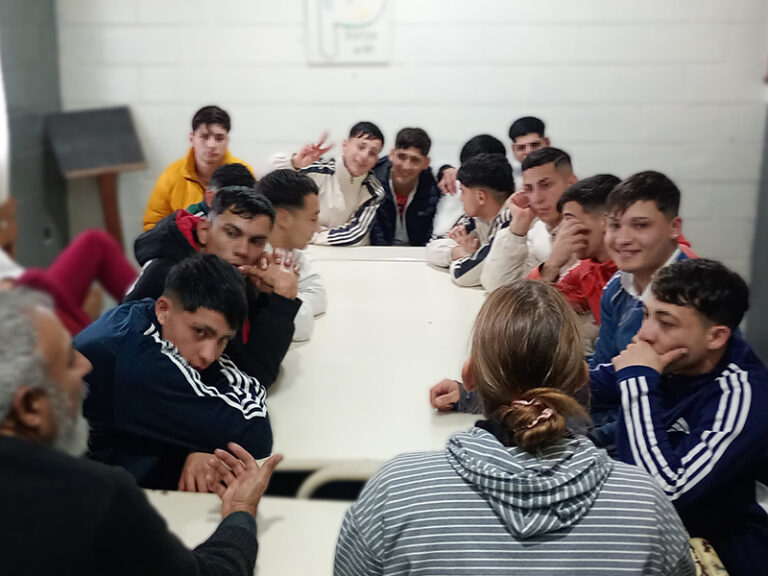 Capacitan a jóvenes de la Unidad 54 en el control de impulsos y regulación emocional