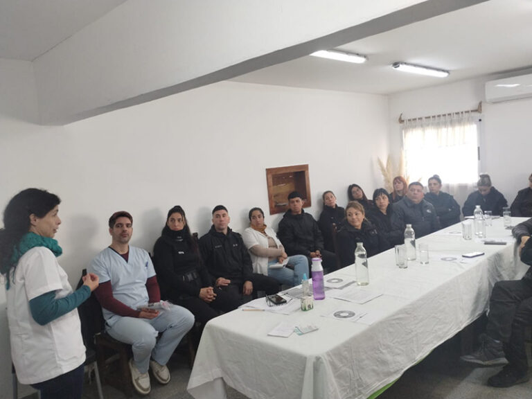 Se realizó una jornada de diálogo sobre salud mental y consumo problemático en la Unidad 26 de Lisandro Olmos