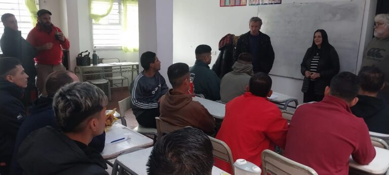 Primer taller de electricidad en la Alcaidía Departamental Lomas de Zamora 1