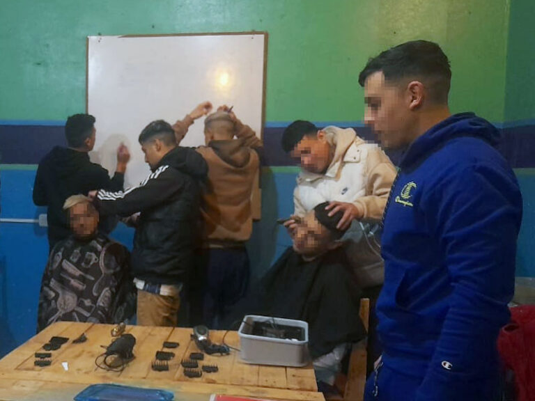 Privados de la Libertad aprenden Peluquería y Barbería en la Unidad 5