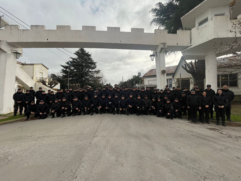 Nuevos agentes finalizaron el curso de ingreso al SPB