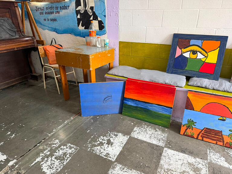 Formación artística:  taller de dibujo y letras en la Unidad 47