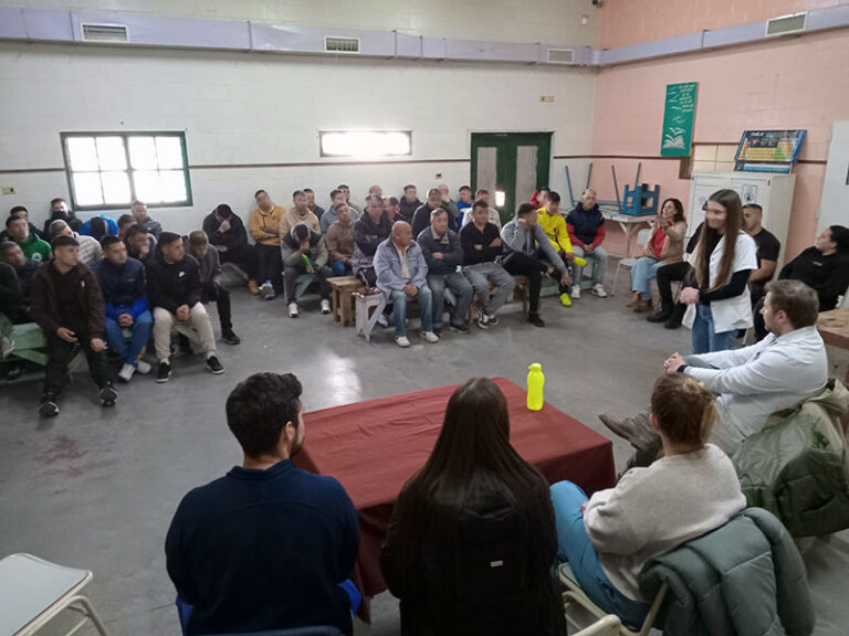 Capacitación sobre «Primeros Auxilios» en la Alcaidía de Junín