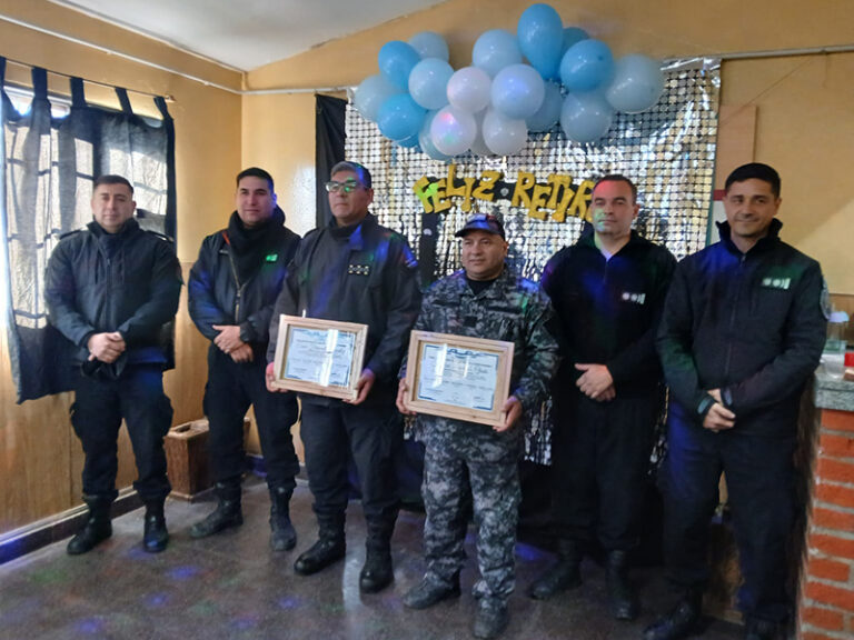 Almuerzo de despedida y Formación de Honor por el retiro de dos suboficiales en Varela