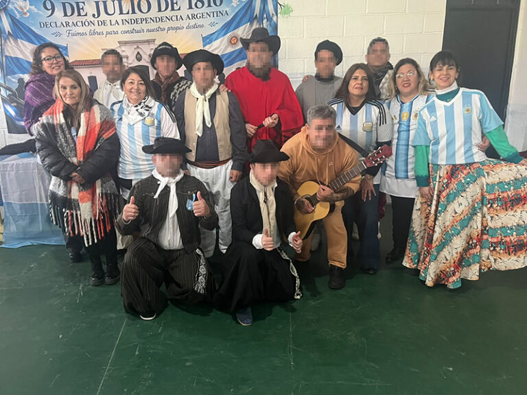 Alumnos de la E.E.P.A. N° 751 de Florencio Varela celebraron el Día de la Independencia
