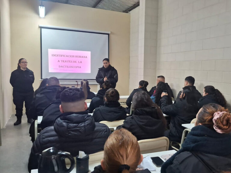 Capacitación sobre Identificación Humana a través de la Dactiloscopía