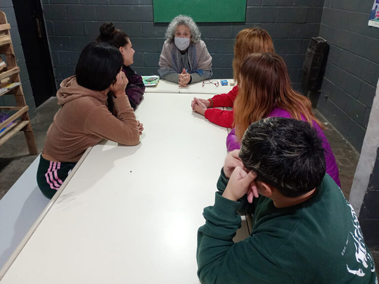 Jóvenes adultas de la Unidad 54 participaron de una jornada sobre el “Protocolo Elizabeth”
