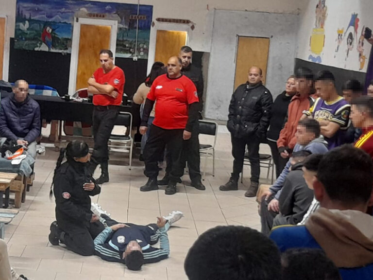 Jornada de capacitación en RCP y Primeros Auxilios en la Unidad 31 de Florencio Varela