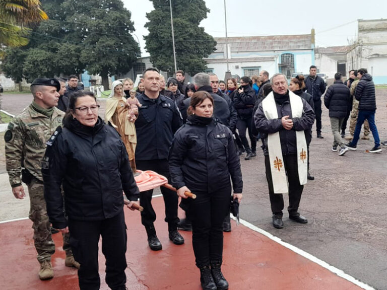 El Complejo Penitenciario Centro Zona Sur celebró el Día del Agente con una emotiva procesión