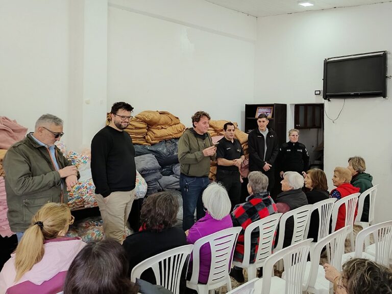 En las cárceles de Bahía Blanca y Saavedra fabricaron mantas de abrigo para menores en situación de vulnerabilidad