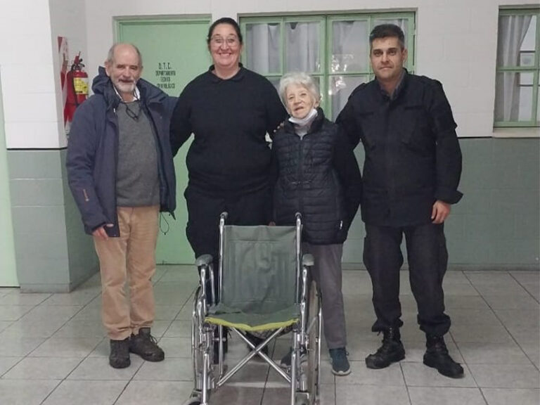 El área de Sanidad de la Unidad 17 recibió una silla de ruedas