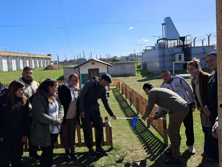Se inauguró la Plaza Arcoíris, un espacio recreativo ubicado en la Unidad 23