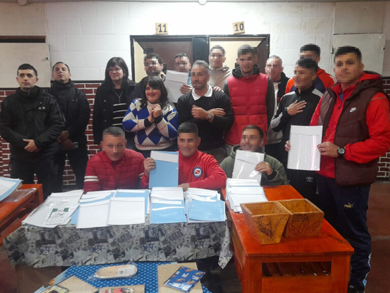 La Unidad 31 realizó una donación de material adaptado a personas con disminución visual