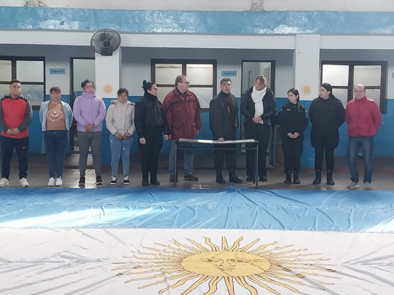 “Banderas que Unen”: trabajo y solidaridad para fortalecer la identidad nacional
