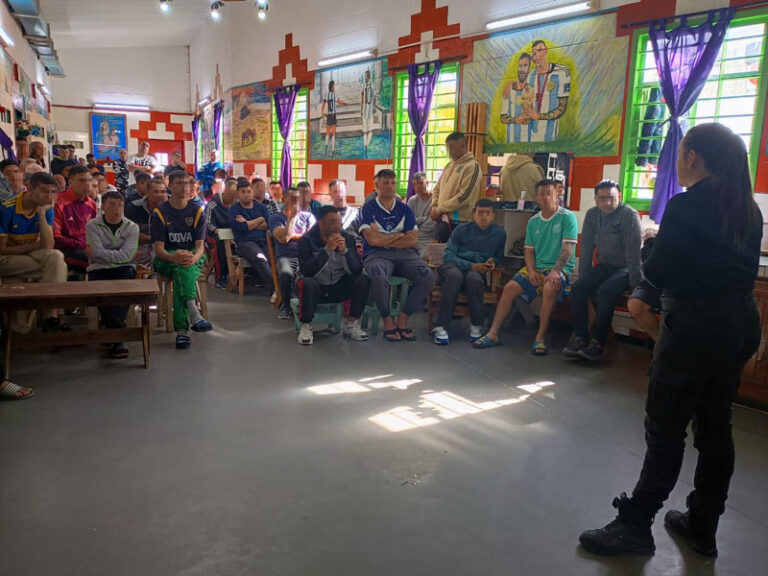 Mesa de Diálogo sobre inclusión social y preparación para el egreso en la Alcaidía de Junín
