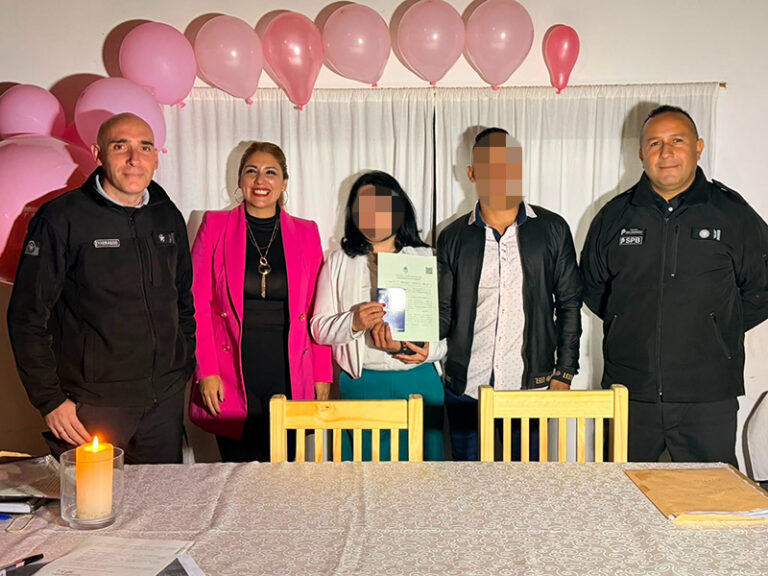 La Unidad 12 realizo un operativo de documentación y celebro tres casamientos