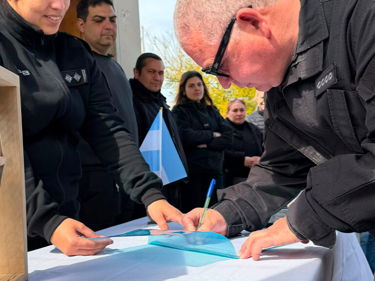 Emotivo retiro de un Suboficial Mayor de la Unidad 45