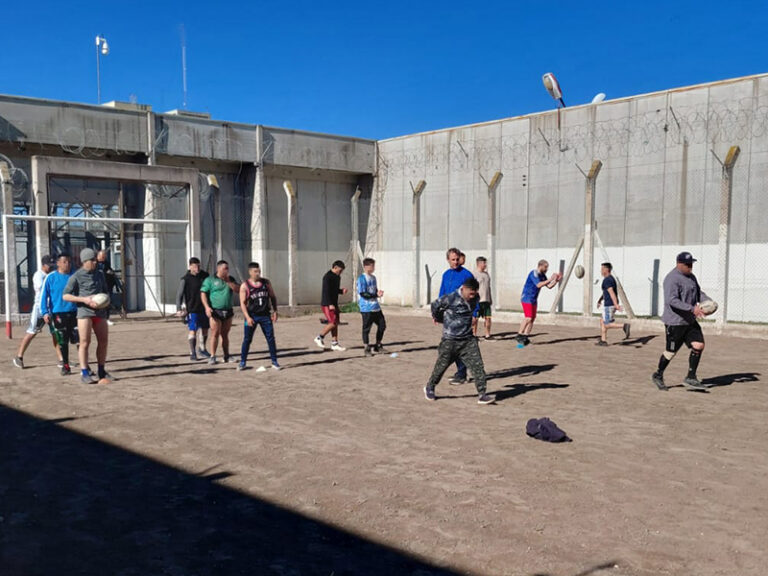 Comenzaron las prácticas de rugby para personas privadas de la libertad en la Unidad 4