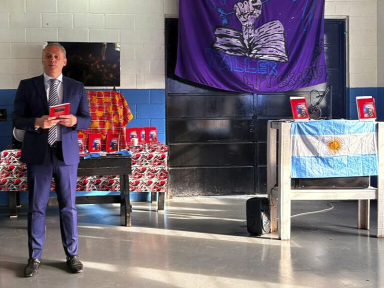 Privados de la libertad de la Unidad 40 presentaron un libro realizado en un pabellón literario
