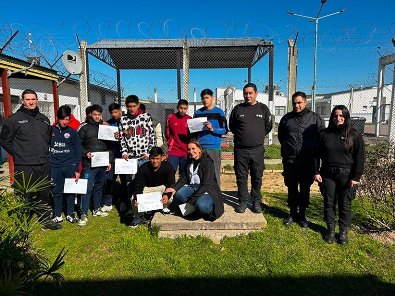 Se entregaron certificados tras el cierre del taller “Manejo de la ira y control de impulsos”