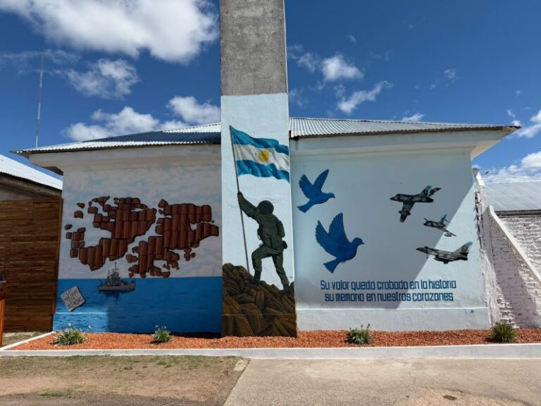 Unidad 28: Acto conmemorativo en alusión a la inauguración del «Mural de Malvinas»